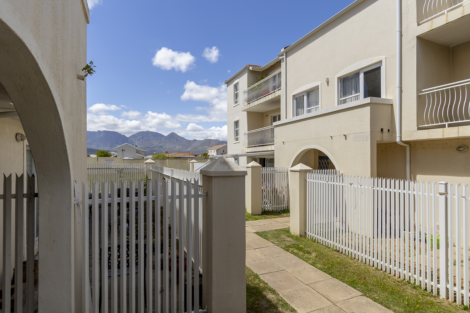 3 Bedroom Property for Sale in Gordons Bay Central Western Cape